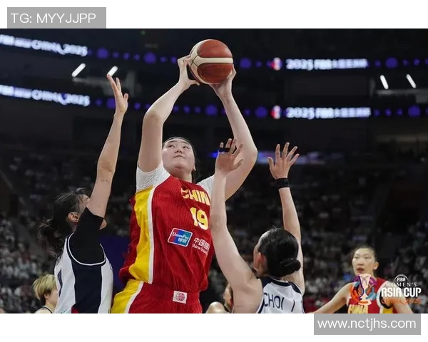 中国女篮昆明集训两大巨塔张子宇韩旭联手争辉引关注